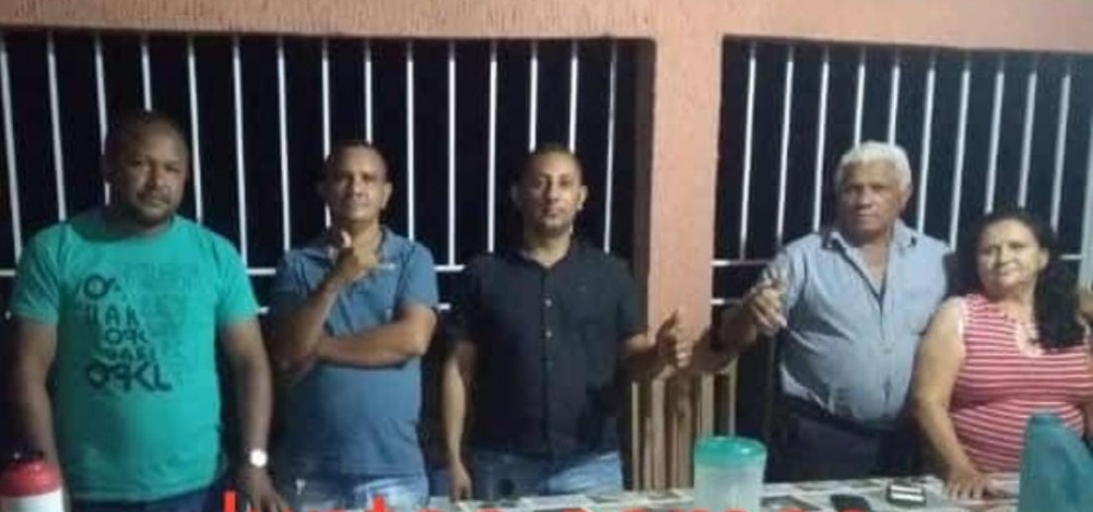 CARRASCO BONITO-MAIS UM PROFESSOR DECLARA APOIO AO PRÉ-CANDIDATO NEGO DO FOGUIM