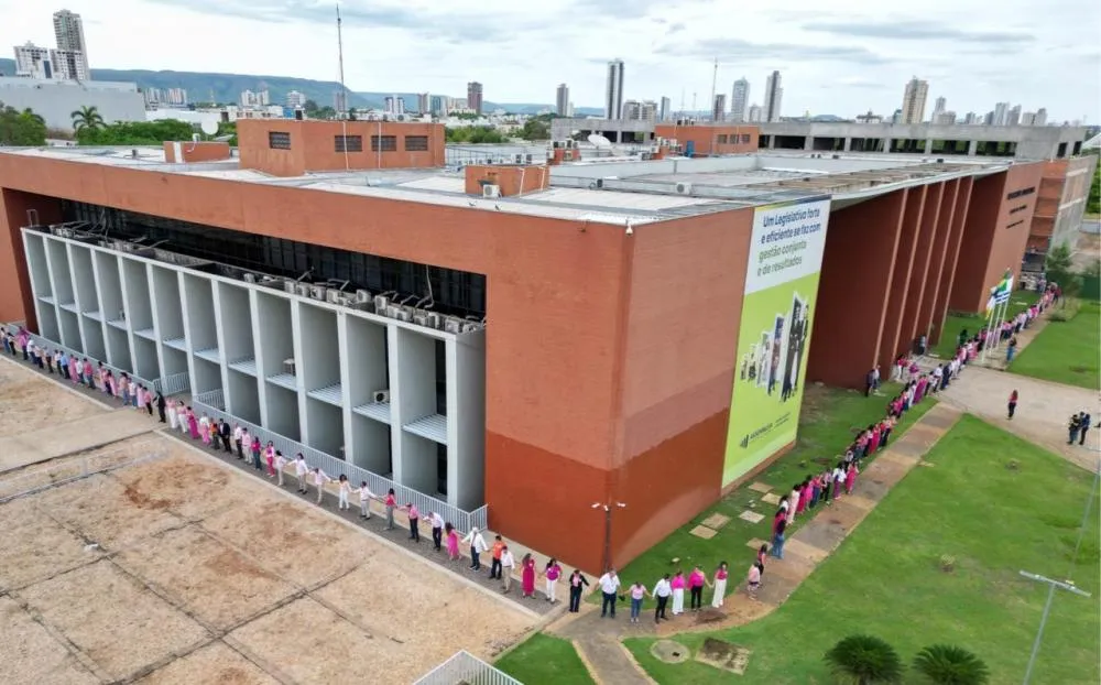 Amélio lidera ação do Outubro Rosa e destaca força da conscientização na luta contra o câncer