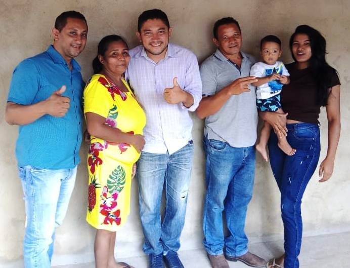 CARRASCO BONITO-PROFESSORA ARICA E FAMILIA JUNTAM-SE AO GRUPO DE NEGO DO FOGUIM NESSA MANHÃ