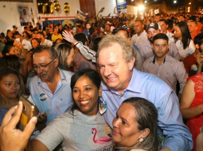 Em Araguaína, Carlesse mostra força e reúne milhares de pessoas