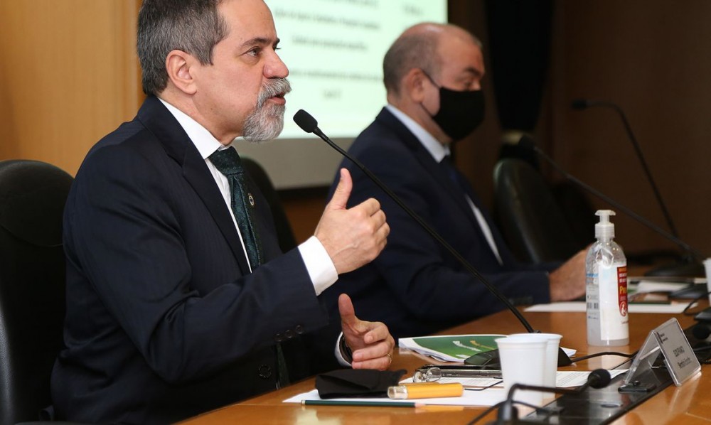 Covid-19: prioridade será de vacina em fase mais avançada, diz governo