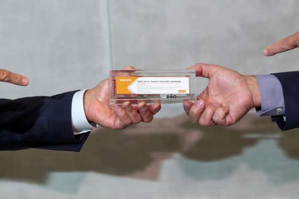 Butantan atrasa envio de dados finais da Coronavac à Anvisa