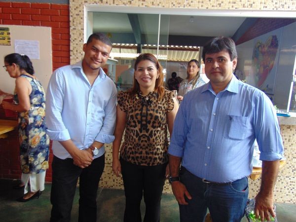 SECRETÁRIA ESTADUAL DE EDUCAÇÃO VISITA COLÉGIO MANOEL VICENTE EM AUGUSTINÓPOLIS