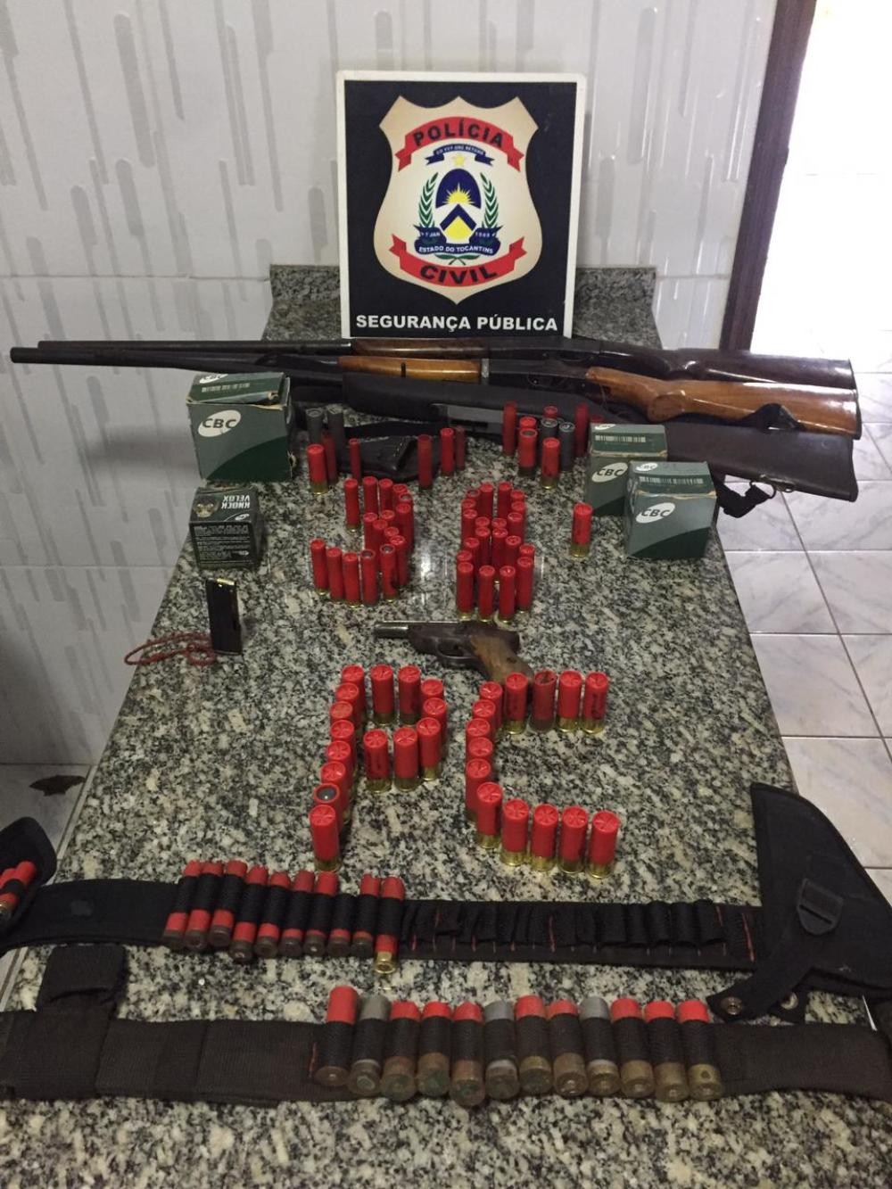 Investigações da Polícia Civil resultam na apreensão de várias armas de fogo e grande quantidade de munições