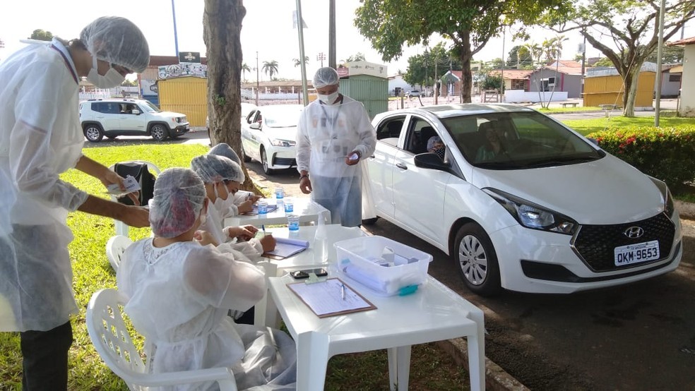 Idosos com mais de 80 anos começam a ser vacinados em Araguaína