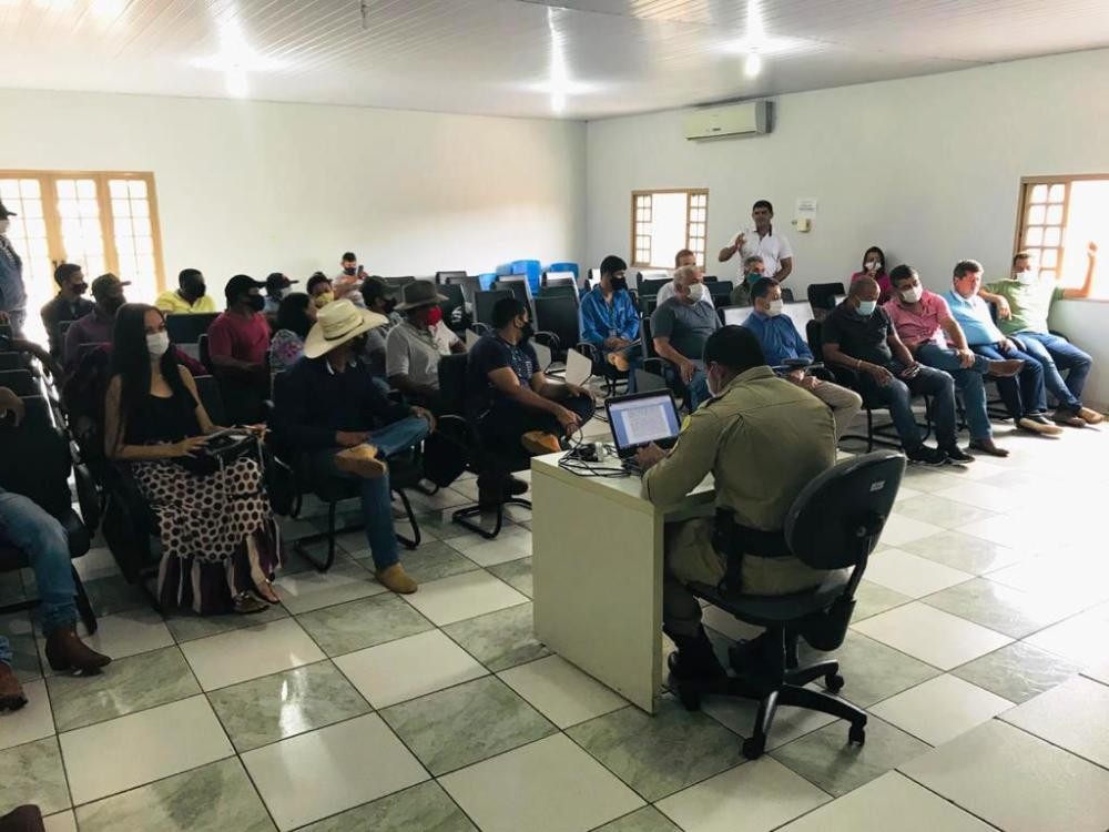 PM reúne com produtores de leite e empresários de laticínios da região do Bico