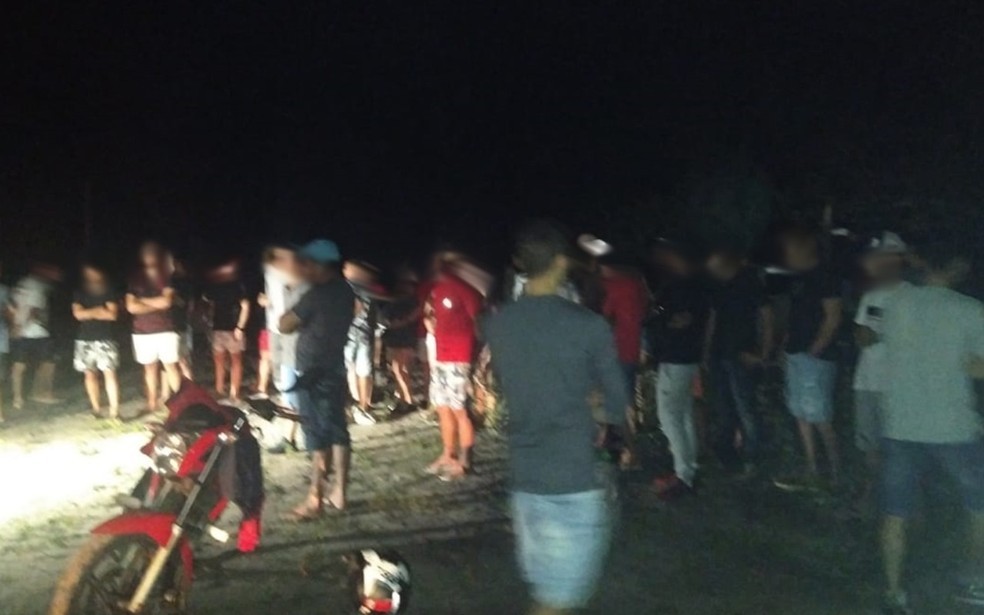 Em Araguaína polícia encerra festa clandestina com cerca de 100 jovens e adolescentes