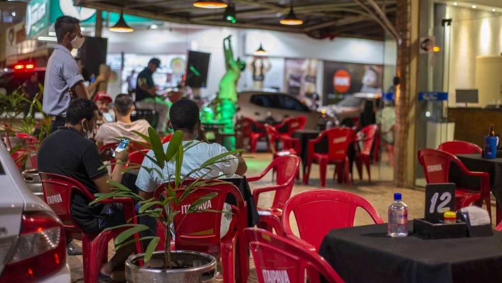 Bares em Palmas podem voltar a receber clientes presencialmente a partir desta sexta-feira (21)
