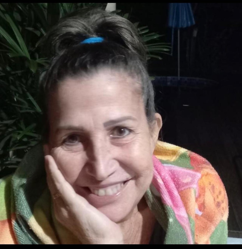 Professora é assassinada dentro de casa e marido é preso horas depois por suspeita de feminicídio