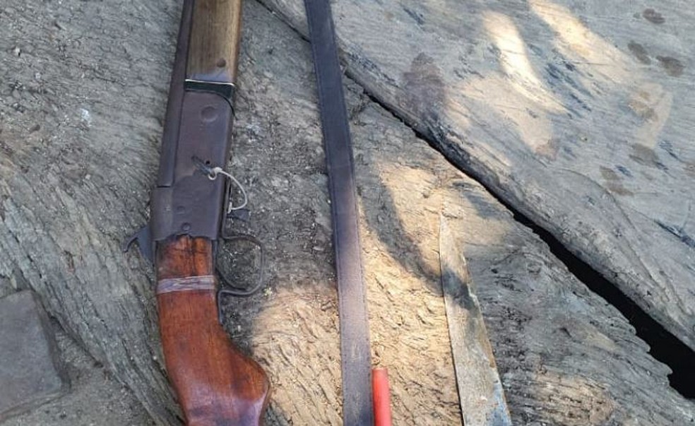 Menino de 11 anos é apreendido após atirar contra o tio e diz que fez disparo para se defender de agressão