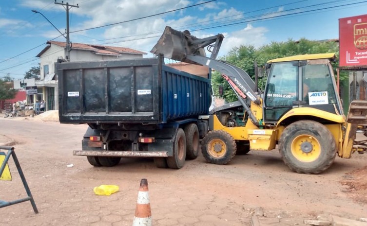 Governo do Tocantins mantém ritmo acelerado das obras de reconstrução asfáltica do perímetro urbano de Augustinópolis