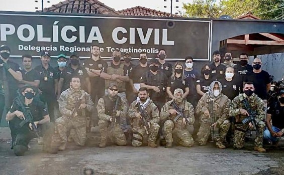 Polícia Civil cumpre 14 mandados de busca e apreensão e cinco de prisão em operação para combater série de homicídios entre facções criminosas