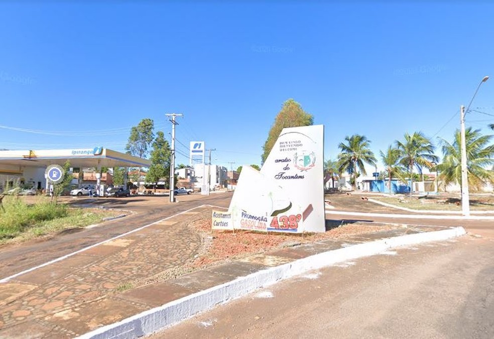 Caminhoneiro morre após bater de frente com placa de concreto na entrada de Paraíso do Tocantins