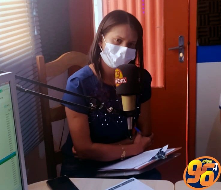 Equipe da Secretaria de trabalho, desenvolvimento social e habitação concede entrevista ao programa Rádio Livre