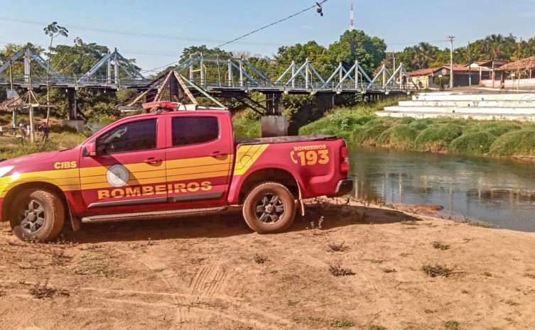 Bombeiros militares resgatam corpo de adolescente afogado em Ponte Alta