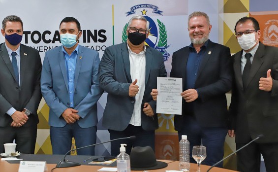 Reunião com prefeitos do Jalapão e anúncio de benefícios aos servidores marcam a Semana do Governador Carlesse