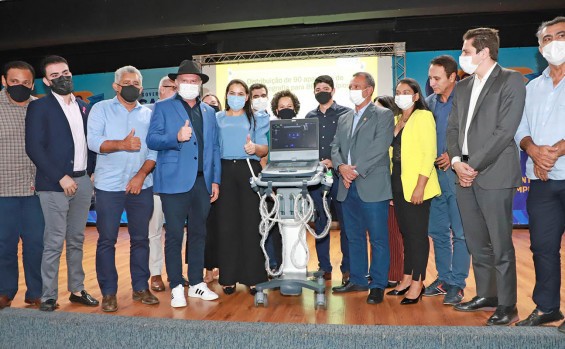 Governador Carlesse anuncia retomada das cirurgias eletivas e entrega equipamentos para municípios