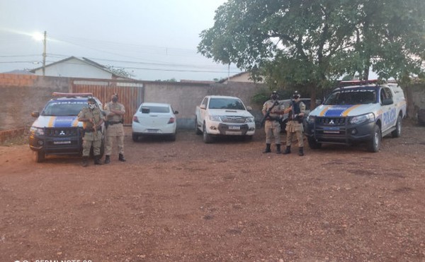 Mãe e filha são trancadas em cômodo após criminoso armado roubar caminhonete no interior do Tocantins