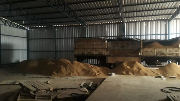 Motorista de caminhão é mantido em cárcere privado em depósito durante roubo de carga em Luzimangues