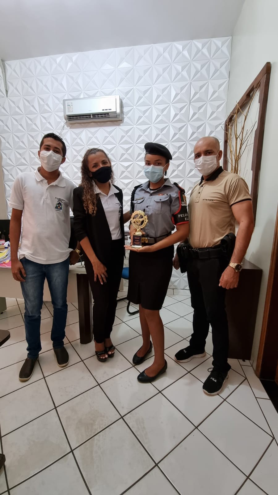 ALUNA DE AUGUSTINÓPOLIS É CAMPEÃ DA REGIONAL DE ARAGUATINS NO CANTA TOCANTINS DAS ESCOLAS ESTADUAIS
