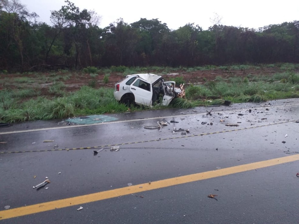 Acidente entre ônibus e carro deixa mortos na BR-010 em Natividade