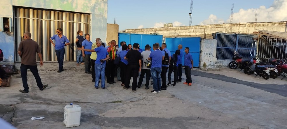 Rodoviários de empresa de ônibus paralisam atividades em São Luís