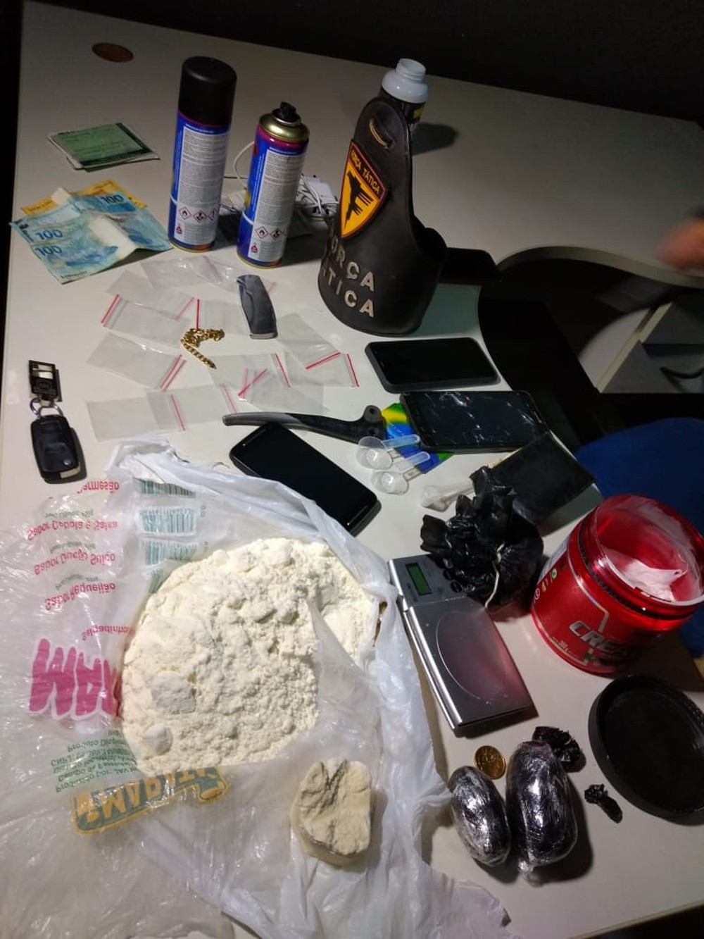 Quatro pessoas são presas por tráfico com 1,2 kg de cocaína