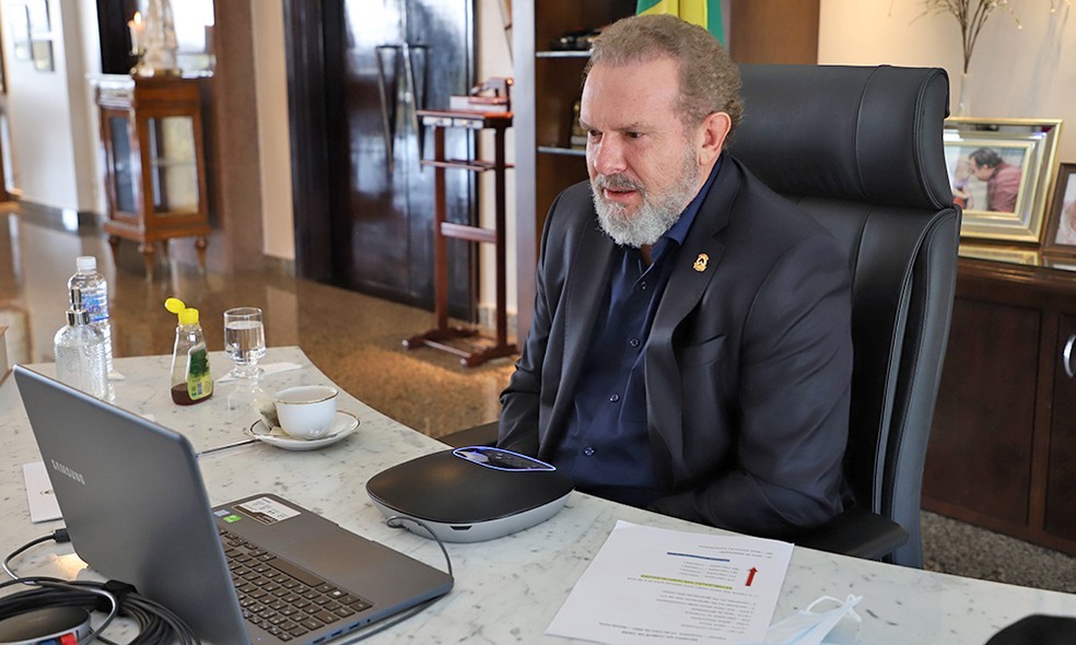 Ministro do STJ nega pedido e mantém Mauro Carlesse afastado do cargo de governador