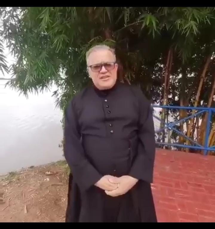 Em vídeo Padre de São Sebastião do Tocantins manifesta repúdio aos preços exorbitantes cobrados pela balsa PIPES na travessia de animais
