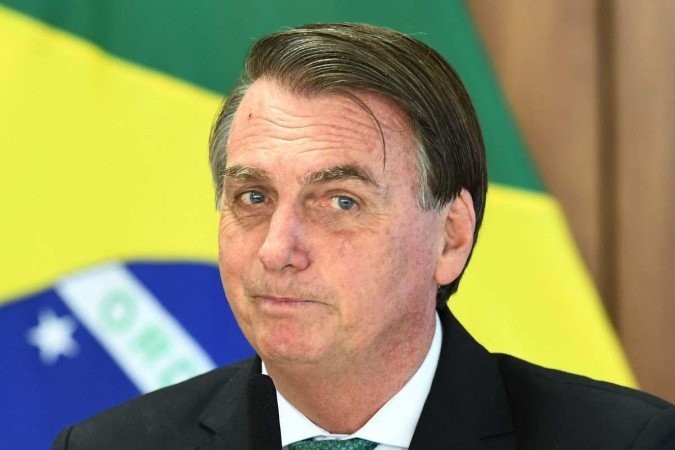 Bolsonaro autoriza aumento de cerca de 33% para o piso de professores