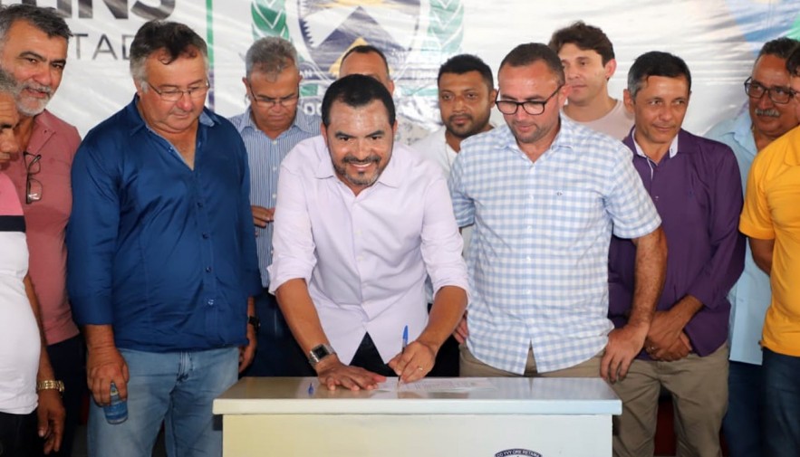 Em Riachinho, governador Wanderlei Barbosa autoriza R$ 1,5 milhão em obras de asfaltamento urbano e garante recuperação do trecho da rodovia TO-010 até Wanderlândia