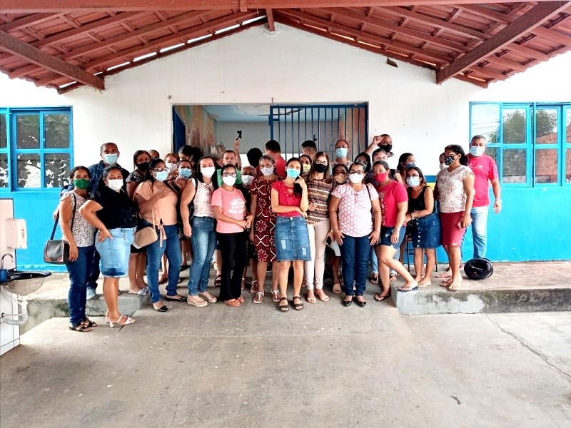 Profissionais da educação de municipios do Tocantins protestam contra retiradada do PCCR