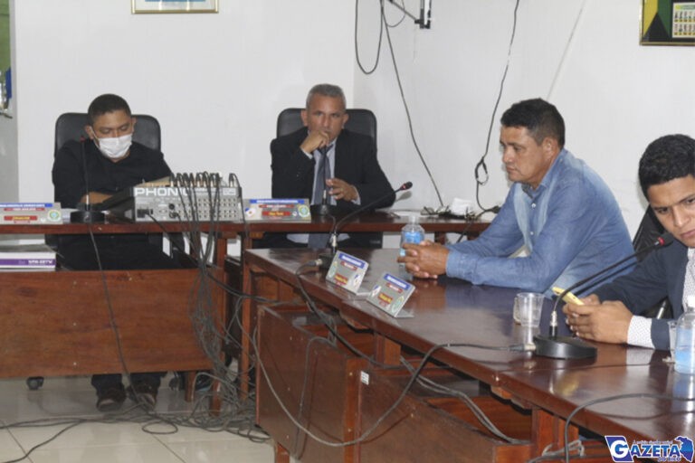 Carrasco Bonito-Vereador pede que prefeito se manifeste sobre piso nacional de professores