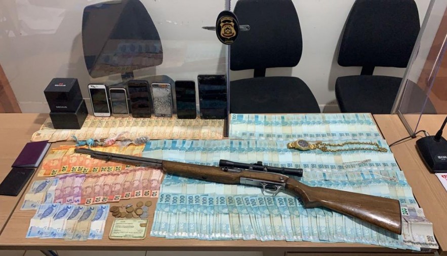 Ação da Polícia Civil resulta na prisão de traficante e na apreensão de quase R$ 14 mil reais