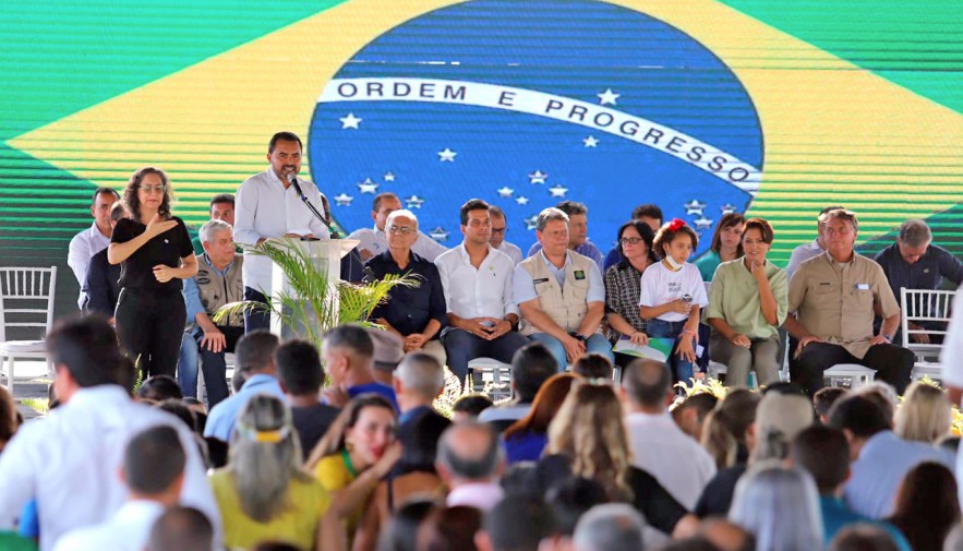 Em Porto Nacional e com a presença do presidente Bolsonaro, governador Wanderlei Barbosa participa do lançamento do programa federal DNA do Brasil Talentos