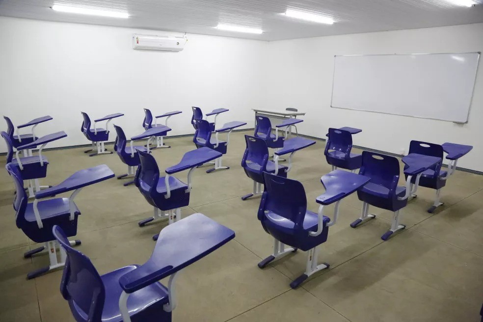 Governo define comissão que vai organizar concurso para quadro da educação