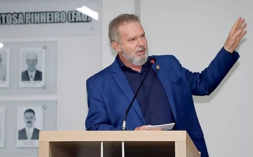 Ex-governador Mauro Carlesse se filia ao Agir para disputar eleições ao Senado