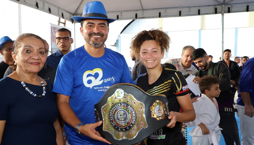 Governador Wanderlei Barbosa participa de eventos esportivos em comemoração aos 62 anos de Colinas do Tocantins