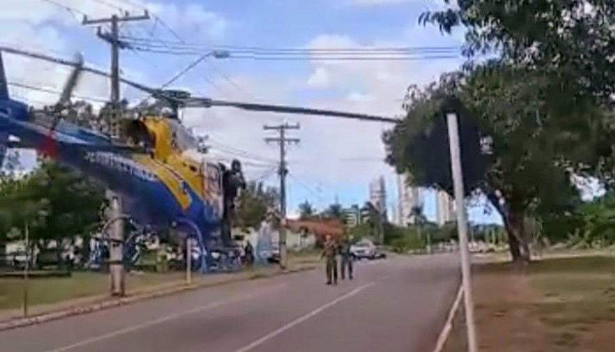 Helicóptero pousa no meio de avenida de Palmas para salvar criança de três anos engasgada