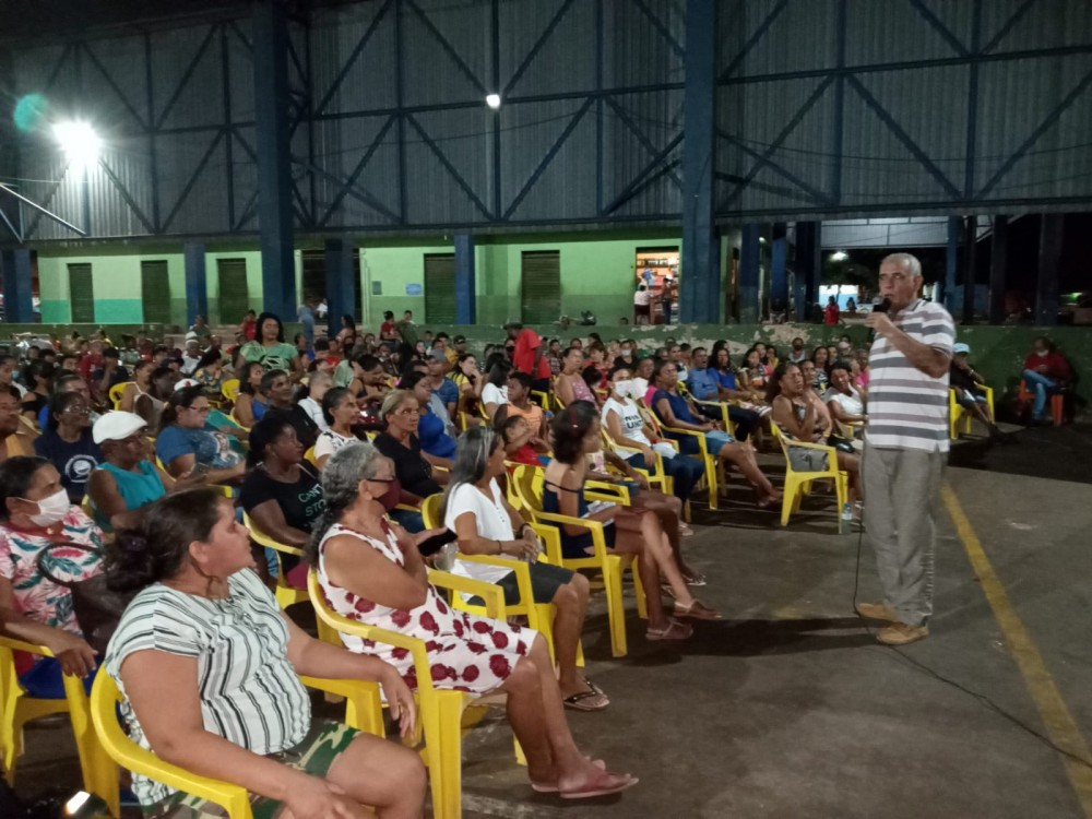 Zé Roberto Lula reúne com moradores de Augustinópolis que lutam por moradia