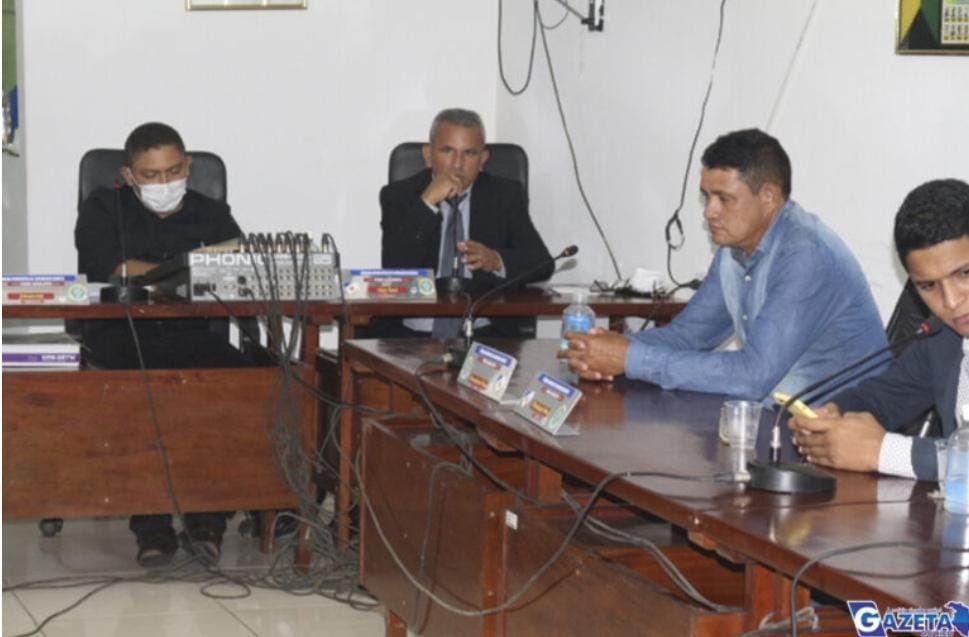 Carrasco Bonito- Decreto Legislativo anula aprovação de contas do ex prefeito Carlos Alberto