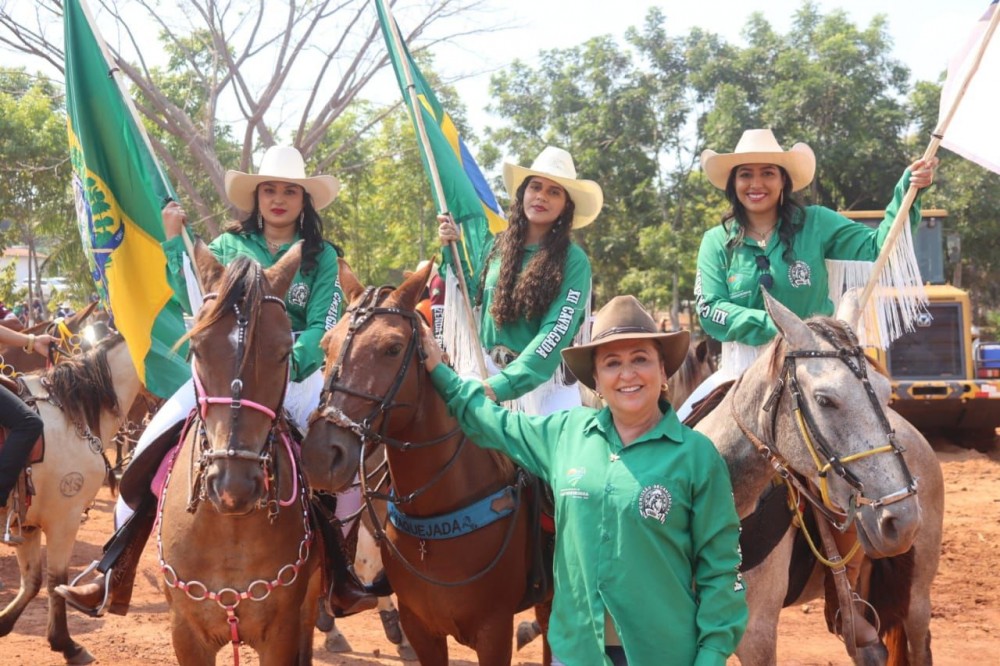 Senadora Kátia percorre seis municípios no final de semana, com direito a cavalgada em Cachoeirinha