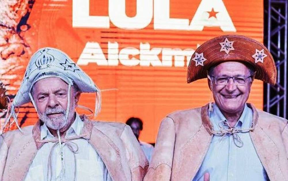 PT oficializa candidatura de Lula e já traça planos para 2º turno contra Bolsonaro