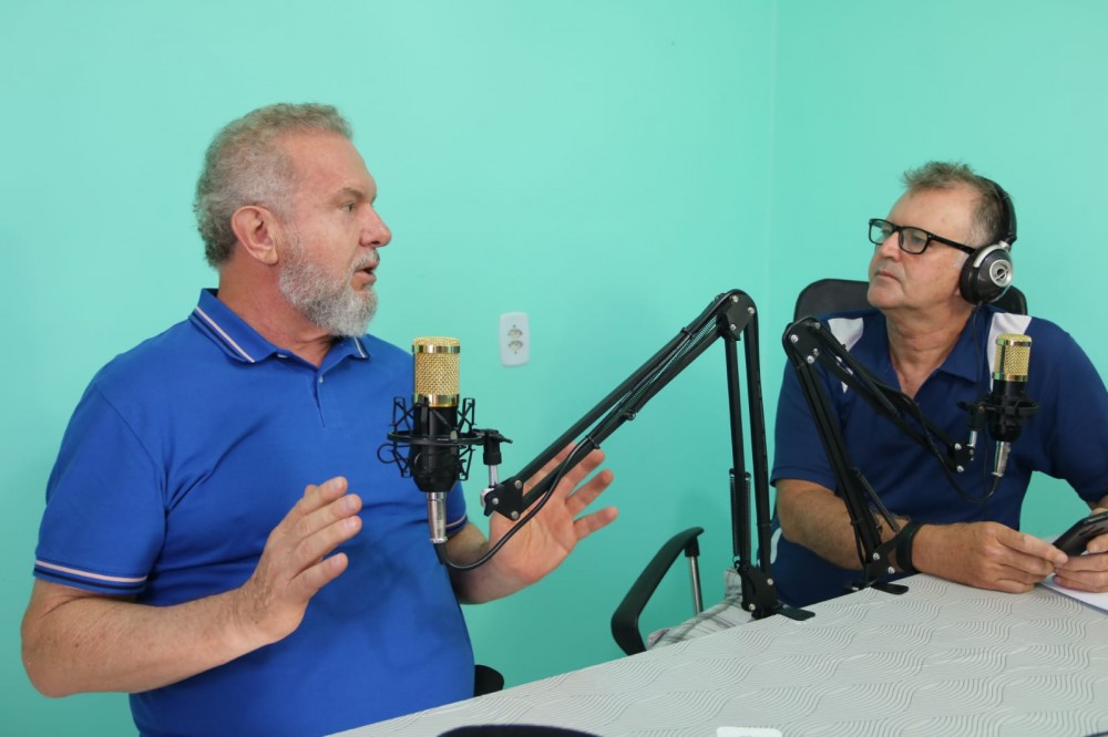 Em RadioCast na Rádio 96 FM de Augustinopolis, Carlesse fala de conquistas em sua gestão a frente do Governo do Tocantins e de sua pré-candidatura ao Senado