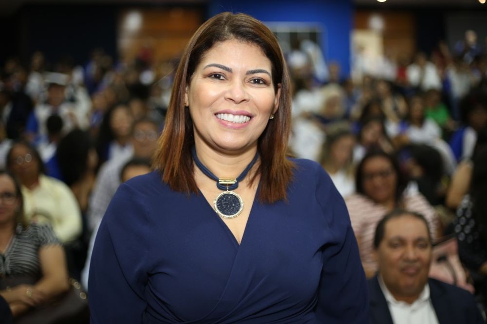 Professora Adriana escreve carta aberta a população após não receber legenda do Partido (UB) para o pleito de 2022