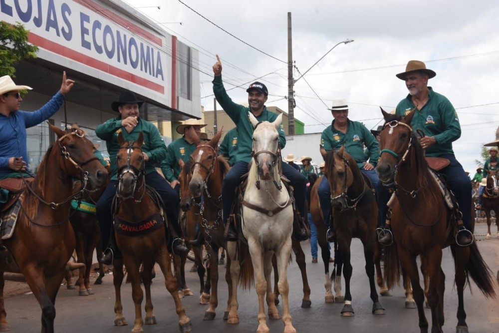 Governador Wanderlei Barbosa participa de cavalgada em Augustinópolis e destaca cultura tocantinense