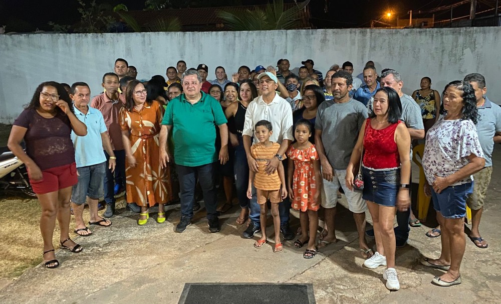 Em reunião na residência do vereador Renato, Jair Farias fala de conquistas e projetos