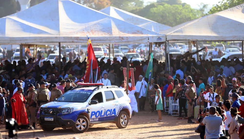Militares em formação reforçam policiamento nas festividades religiosas e temporada de praia no Tocantins
