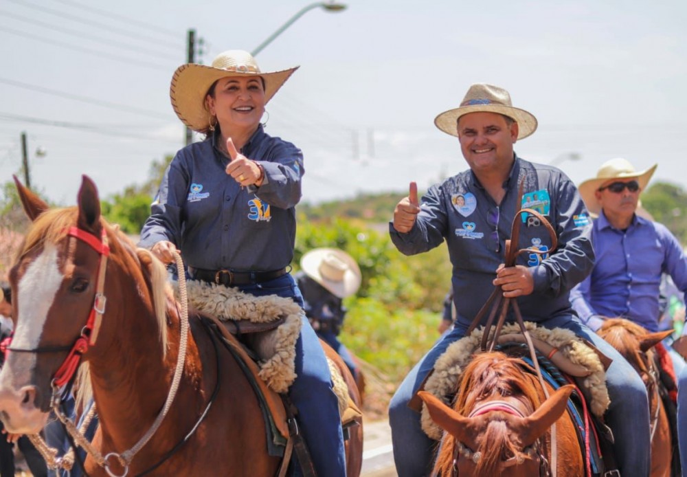 Ao lado de prefeitos aliados, Kátia participa de cavalgadas em Ananás e Muricilândia