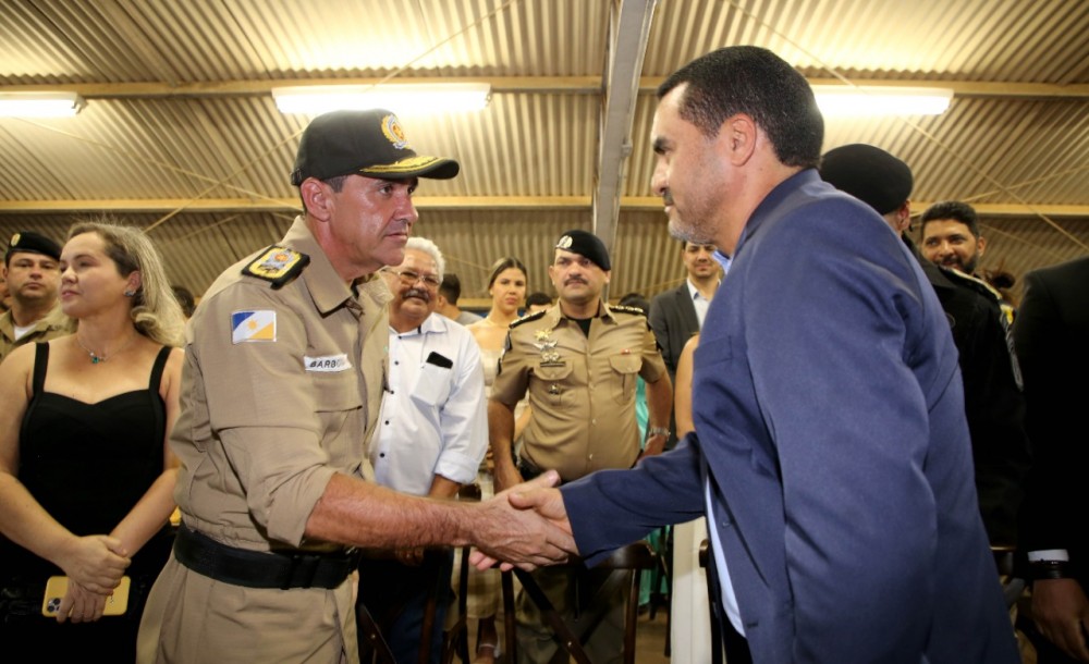 Durante cerimônia de troca de comando na PM, governador ressalta importância da polícia qualificada e valorizada